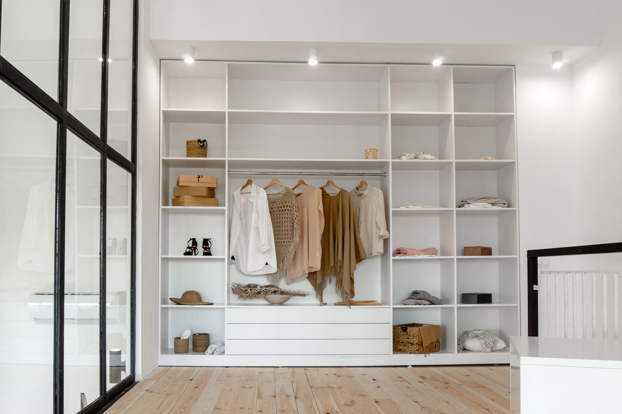 Open,Space,Minimalistic,Scandinavian,White,Wood,Walk,In,Closet,And